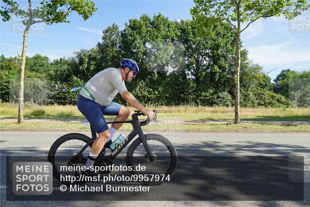 09.08.2026 - GEWOBA Citytriathlon Bremen Michael Burmester http://msf.ph/oto/9957974 09.08.2026 10:33:04 Radfahren 1, 63, 83, 103, 173, 302, 353, 370, 413, 419, 453, 457, 483, 486, 493, 503, 526 meine-sportfotos.de