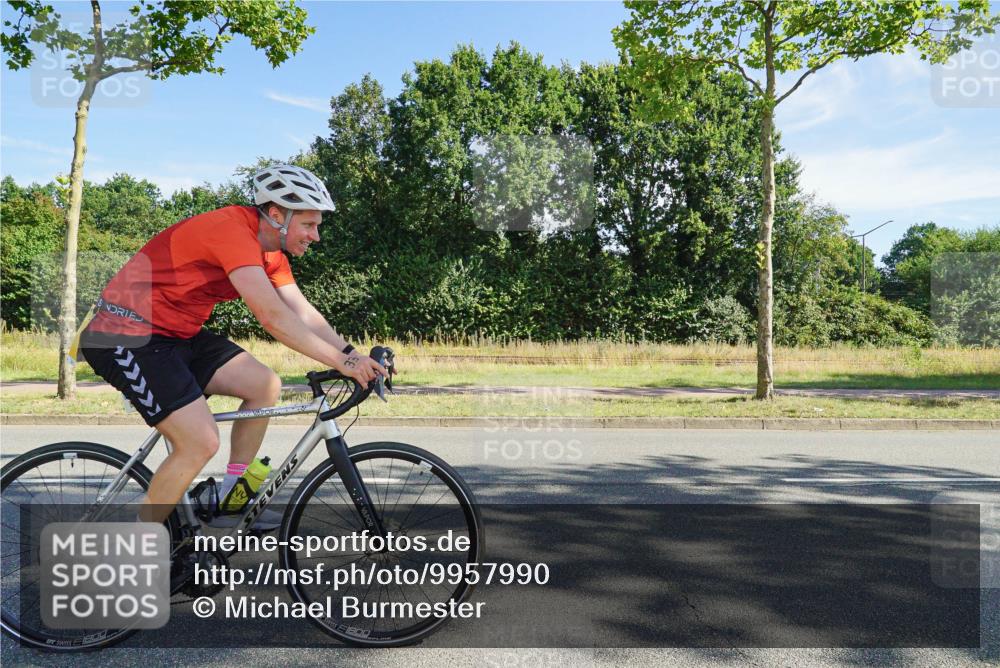 09.08.2026 - GEWOBA Citytriathlon Bremen Michael Burmester http://msf.ph/oto/9957990 09.08.2026 10:33:35 Radfahren 282, 285, 331, 410, 433, 484, 510 meine-sportfotos.de