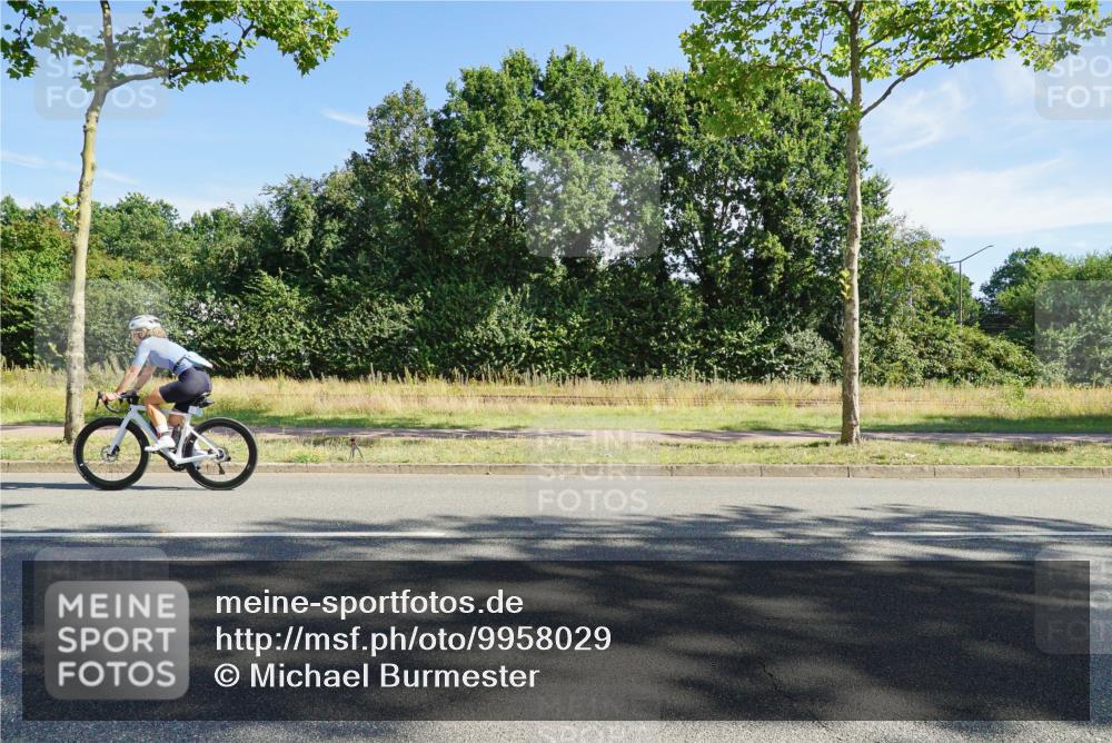 09.08.2026 - GEWOBA Citytriathlon Bremen Michael Burmester http://msf.ph/oto/9958029 09.08.2026 10:34:39 Radfahren 47, 99, 193, 367, 386, 521 meine-sportfotos.de