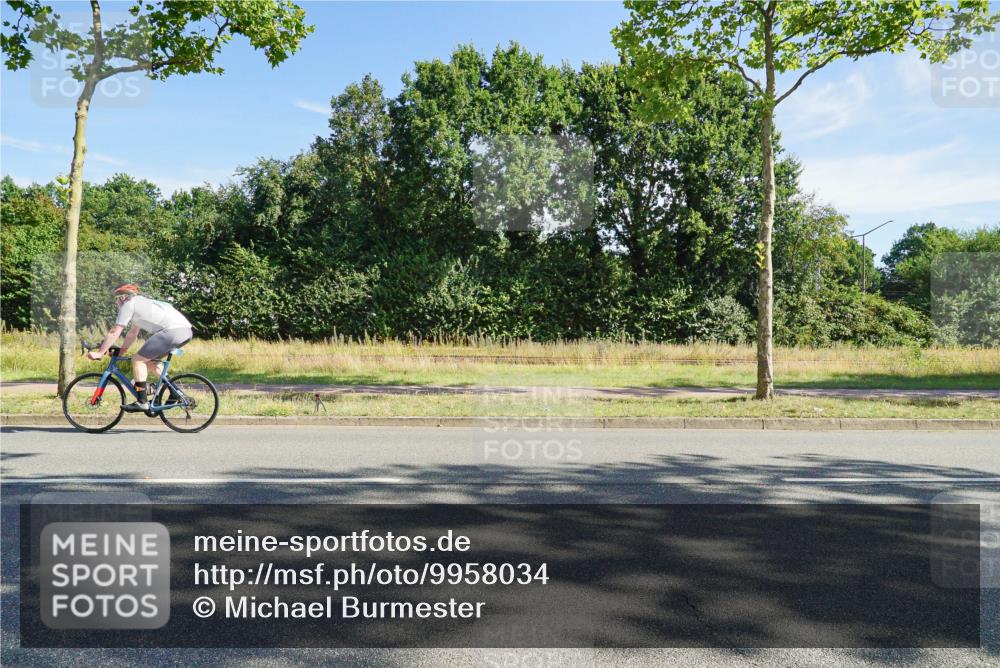 09.08.2026 - GEWOBA Citytriathlon Bremen Michael Burmester http://msf.ph/oto/9958034 09.08.2026 10:34:46 Radfahren 99, 137, 193, 209, 367, 399, 439, 461, 521 meine-sportfotos.de