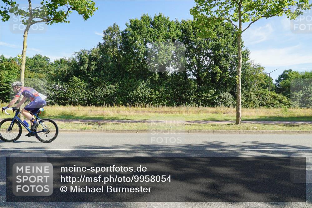 09.08.2026 - GEWOBA Citytriathlon Bremen Michael Burmester http://msf.ph/oto/9958054 09.08.2026 10:35:09 Radfahren 129, 143, 169, 195, 436, 446, 467, 473, 476, 487, 513, 514, 527 meine-sportfotos.de