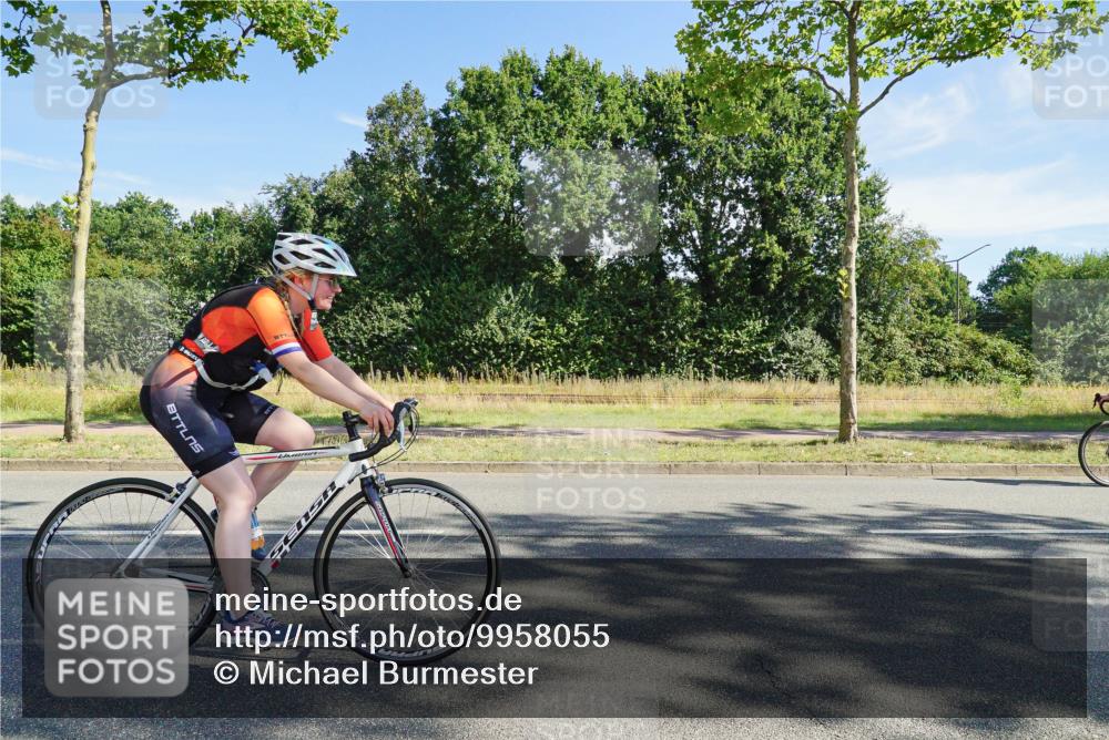 09.08.2026 - GEWOBA Citytriathlon Bremen Michael Burmester http://msf.ph/oto/9958055 09.08.2026 10:35:11 Radfahren 27, 129, 143, 169, 195, 326, 436, 446, 467, 473, 476, 487, 513, 527 meine-sportfotos.de