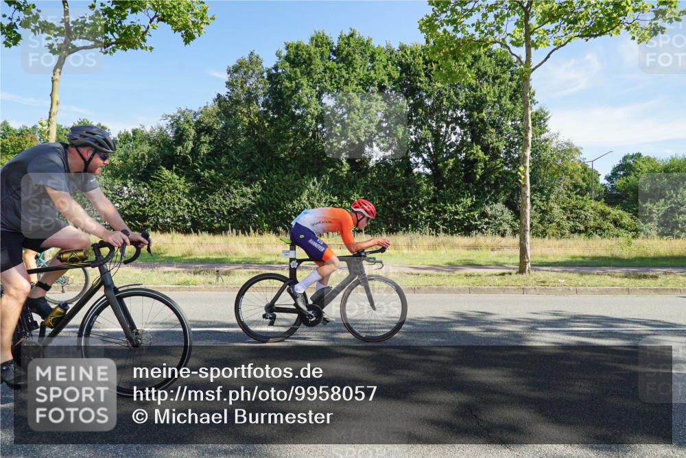 09.08.2026 - GEWOBA Citytriathlon Bremen Michael Burmester http://msf.ph/oto/9958057 09.08.2026 10:35:12 Radfahren 27, 129, 143, 169, 195, 326, 436, 440, 446, 467, 473, 476, 487, 513, 527 meine-sportfotos.de