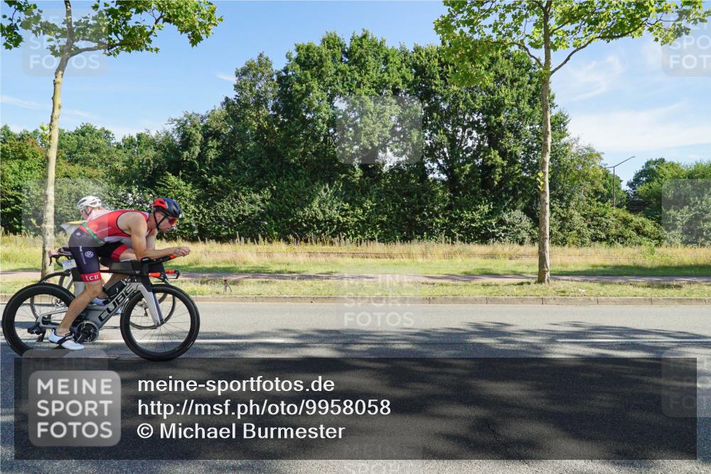 09.08.2026 - GEWOBA Citytriathlon Bremen Michael Burmester http://msf.ph/oto/9958058 09.08.2026 10:35:14 Radfahren 3, 27, 129, 143, 169, 195, 326, 436, 440, 446, 467, 473, 476, 487, 527 meine-sportfotos.de