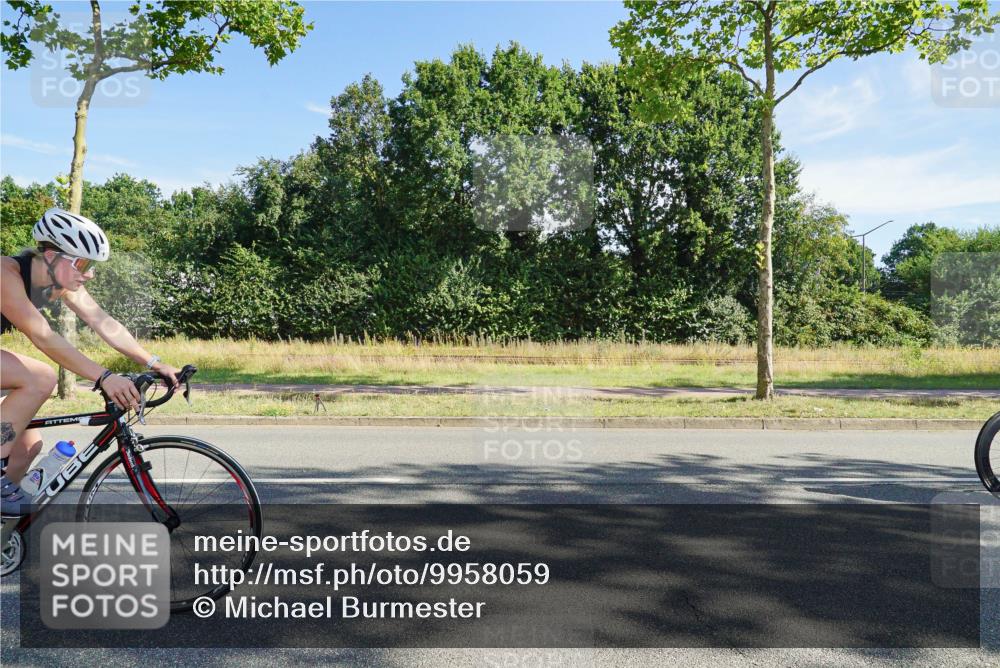 09.08.2026 - GEWOBA Citytriathlon Bremen Michael Burmester http://msf.ph/oto/9958059 09.08.2026 10:35:14 Radfahren 3, 27, 129, 143, 169, 195, 326, 436, 440, 446, 467, 473, 476, 487, 527 meine-sportfotos.de