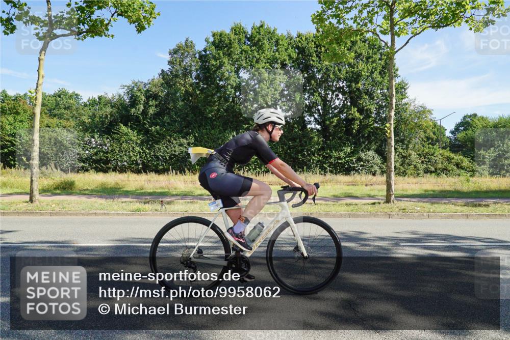 09.08.2026 - GEWOBA Citytriathlon Bremen Michael Burmester http://msf.ph/oto/9958062 09.08.2026 10:35:17 Radfahren 3, 27, 129, 143, 169, 195, 243, 326, 436, 440, 446, 467, 473, 476, 487, 527 meine-sportfotos.de