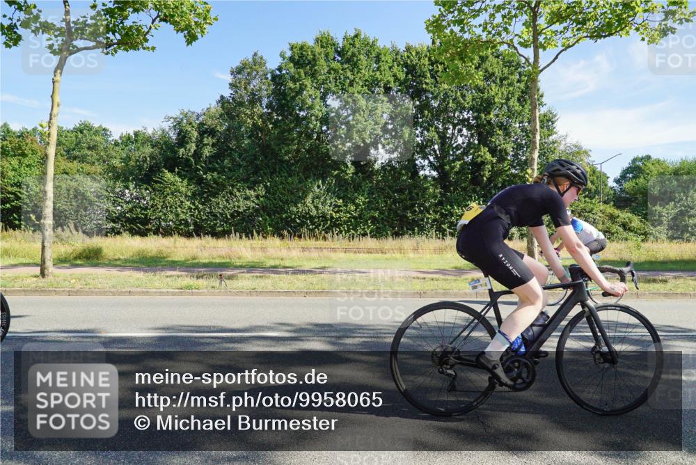 09.08.2026 - GEWOBA Citytriathlon Bremen Michael Burmester http://msf.ph/oto/9958065 09.08.2026 10:35:19 Radfahren 3, 27, 129, 143, 169, 175, 195, 243, 326, 436, 440, 446, 467, 473, 476, 487, 527 meine-sportfotos.de