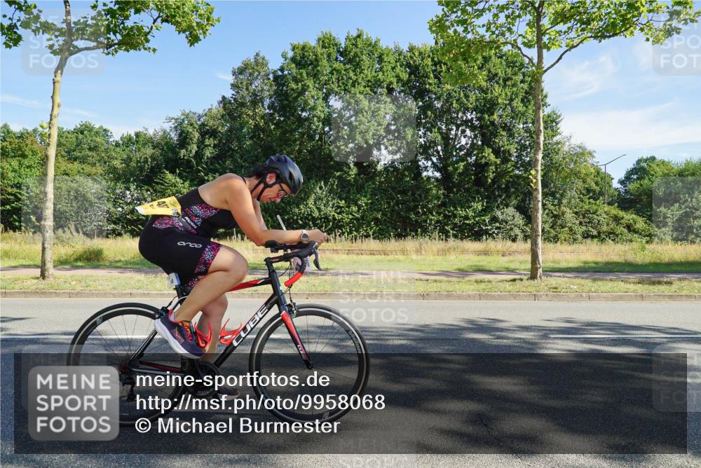 09.08.2026 - GEWOBA Citytriathlon Bremen Michael Burmester http://msf.ph/oto/9958068 09.08.2026 10:35:21 Radfahren 3, 27, 129, 143, 169, 175, 189, 195, 243, 326, 436, 440, 446, 467, 473, 476, 487, 527 meine-sportfotos.de