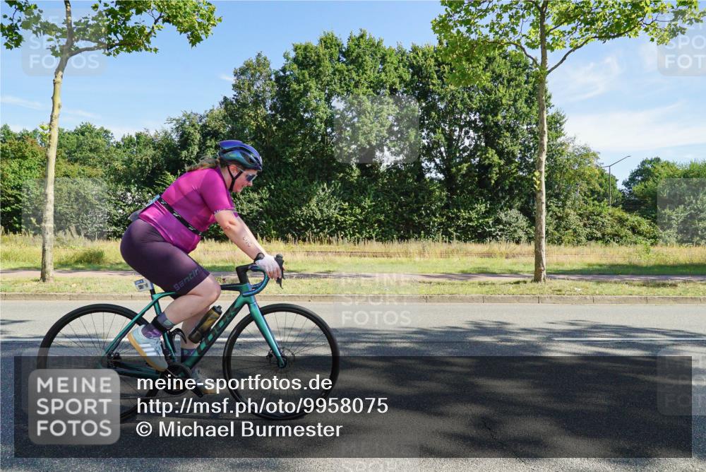 09.08.2026 - GEWOBA Citytriathlon Bremen Michael Burmester http://msf.ph/oto/9958075 09.08.2026 10:35:29 Radfahren 3, 15, 27, 57, 87, 175, 189, 195, 243, 326, 361, 440, 487, 504 meine-sportfotos.de