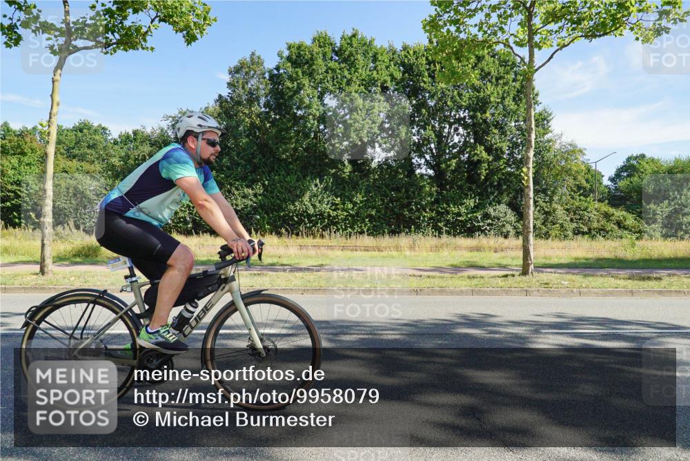 09.08.2026 - GEWOBA Citytriathlon Bremen Michael Burmester http://msf.ph/oto/9958079 09.08.2026 10:35:35 Radfahren 15, 37, 43, 57, 87, 141, 175, 181, 189, 217, 243, 361, 423, 504 meine-sportfotos.de