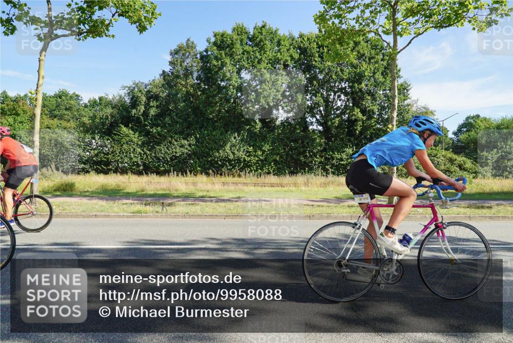 09.08.2026 - GEWOBA Citytriathlon Bremen Michael Burmester http://msf.ph/oto/9958088 09.08.2026 10:35:43 Radfahren 15, 17, 29, 37, 43, 57, 107, 119, 141, 181, 201, 217, 241, 423, 462, 471, 504, 509 meine-sportfotos.de