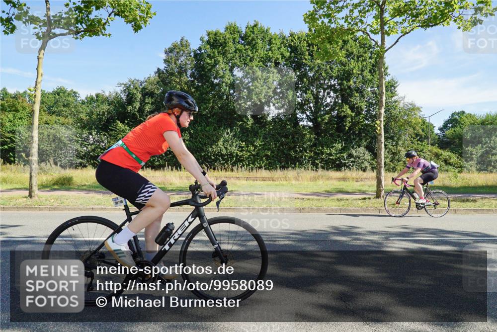 09.08.2026 - GEWOBA Citytriathlon Bremen Michael Burmester http://msf.ph/oto/9958089 09.08.2026 10:35:46 Radfahren 17, 29, 37, 43, 107, 119, 141, 181, 201, 217, 241, 423, 462, 471, 509 meine-sportfotos.de