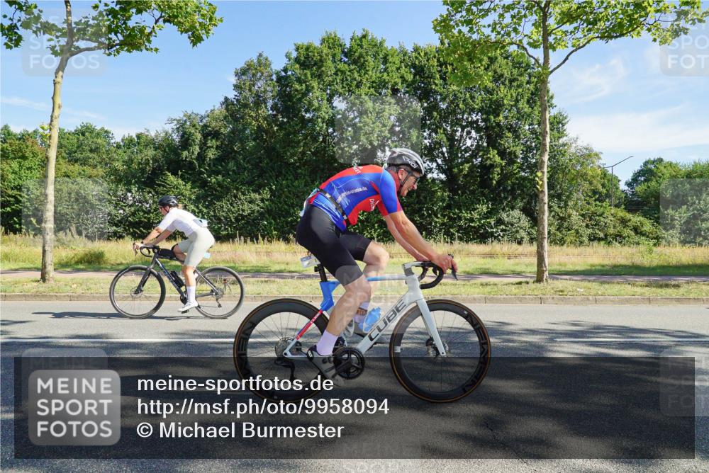 09.08.2026 - GEWOBA Citytriathlon Bremen Michael Burmester http://msf.ph/oto/9958094 09.08.2026 10:35:49 Radfahren 17, 29, 37, 43, 89, 107, 109, 119, 123, 141, 181, 201, 217, 241, 423, 462, 471, 494, 509 meine-sportfotos.de