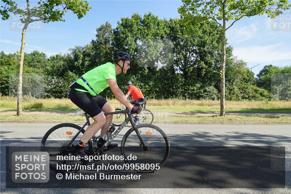 09.08.2026 - GEWOBA Citytriathlon Bremen Michael Burmester http://msf.ph/oto/9958095 09.08.2026 10:35:50 Radfahren 17, 29, 37, 43, 89, 107, 109, 119, 123, 141, 151, 167, 181, 201, 217, 241, 423, 462, 471, 494, 509 meine-sportfotos.de
