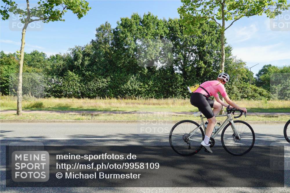 09.08.2026 - GEWOBA Citytriathlon Bremen Michael Burmester http://msf.ph/oto/9958109 09.08.2026 10:36:03 Radfahren 89, 109, 123, 151, 153, 167, 187, 241, 390, 444, 466, 471, 480, 494 meine-sportfotos.de