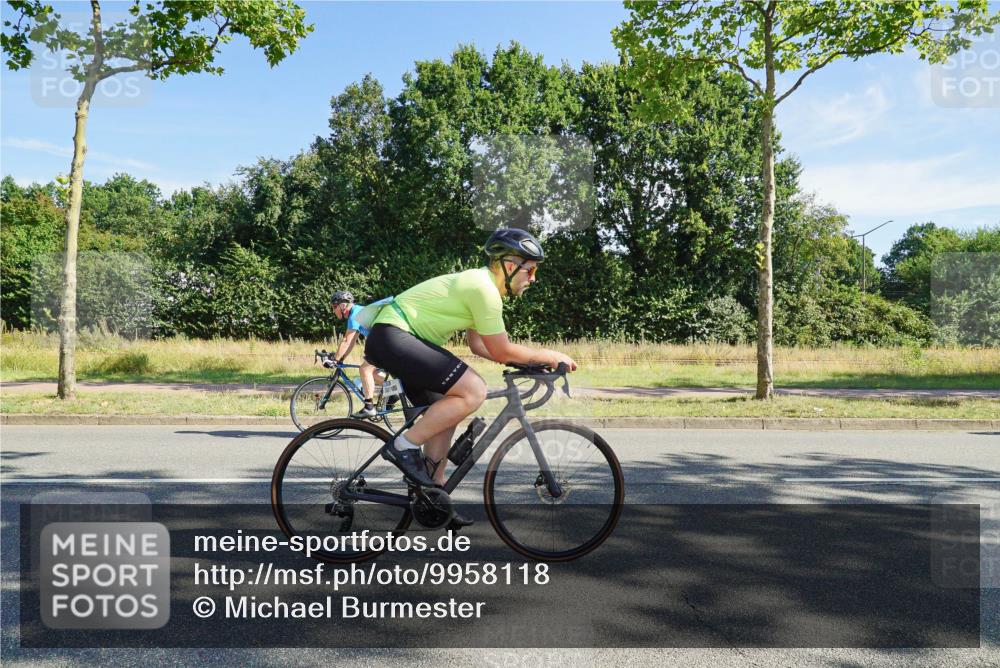 09.08.2026 - GEWOBA Citytriathlon Bremen Michael Burmester http://msf.ph/oto/9958118 09.08.2026 10:36:14 Radfahren 23, 390, 460, 480, 530 meine-sportfotos.de