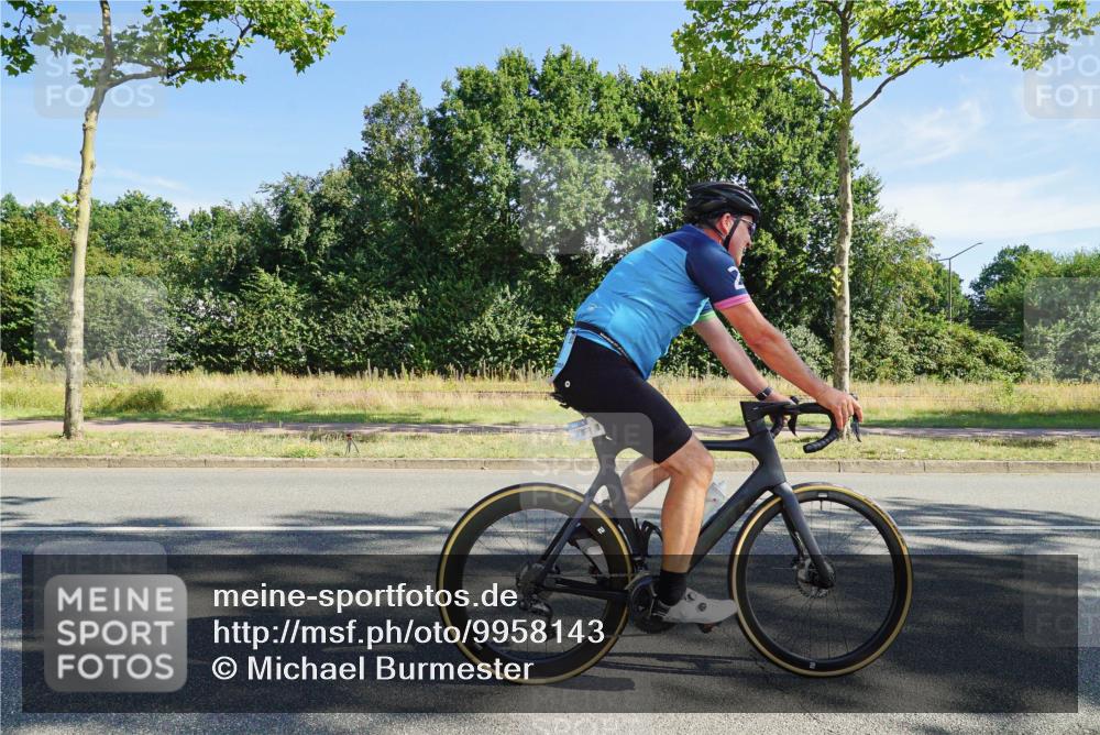 09.08.2026 - GEWOBA Citytriathlon Bremen Michael Burmester http://msf.ph/oto/9958143 09.08.2026 10:36:53 Radfahren 13, 33, 41, 67, 85, 93, 111, 157, 235, 247, 281, 349, 491 meine-sportfotos.de