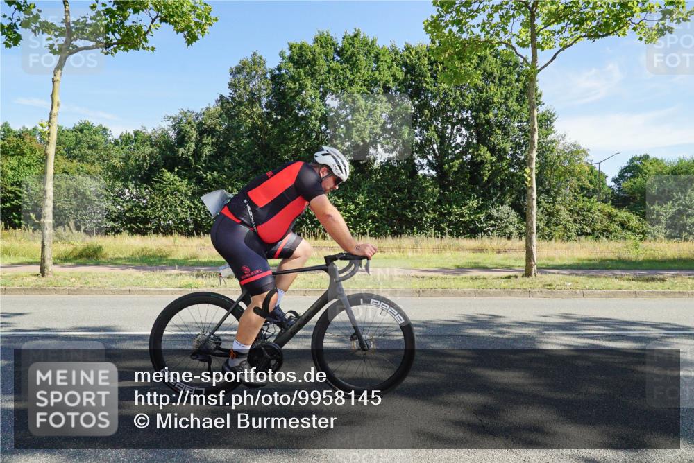 09.08.2026 - GEWOBA Citytriathlon Bremen Michael Burmester http://msf.ph/oto/9958145 09.08.2026 10:36:57 Radfahren 13, 31, 33, 55, 85, 93, 111, 155, 157, 205, 235, 247, 491 meine-sportfotos.de