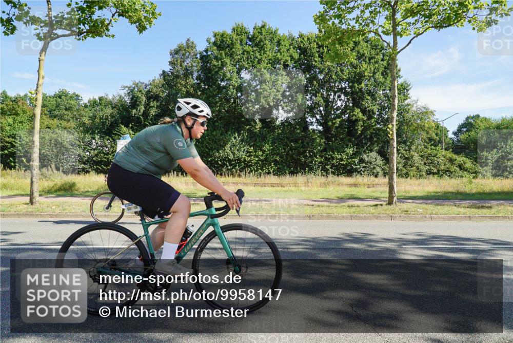 09.08.2026 - GEWOBA Citytriathlon Bremen Michael Burmester http://msf.ph/oto/9958147 09.08.2026 10:37:02 Radfahren 13, 31, 33, 55, 85, 111, 155, 205, 235, 247 meine-sportfotos.de