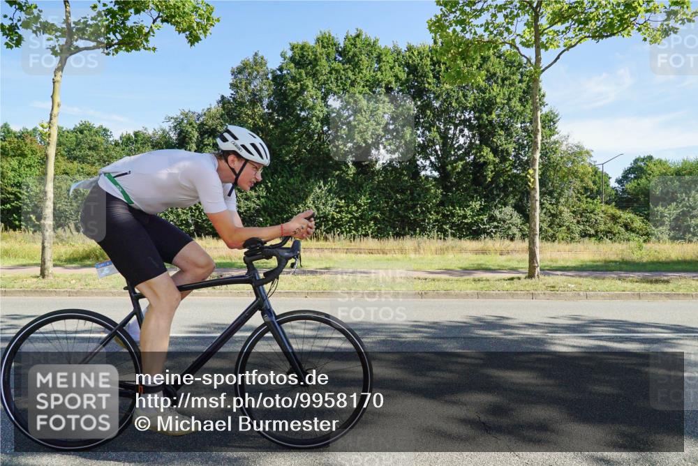 09.08.2026 - GEWOBA Citytriathlon Bremen Michael Burmester http://msf.ph/oto/9958170 09.08.2026 10:37:52 Radfahren 45, 229, 237, 387 meine-sportfotos.de