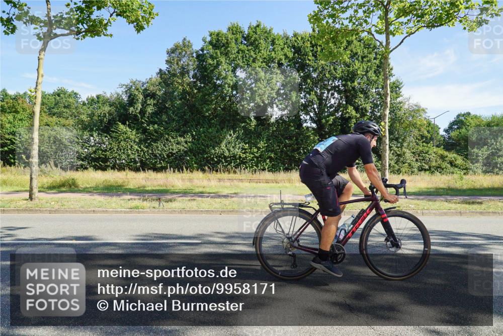 09.08.2026 - GEWOBA Citytriathlon Bremen Michael Burmester http://msf.ph/oto/9958171 09.08.2026 10:37:53 Radfahren 45, 229, 237, 387 meine-sportfotos.de