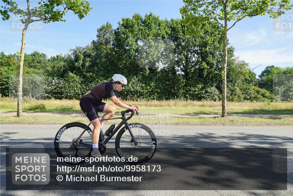09.08.2026 - GEWOBA Citytriathlon Bremen Michael Burmester http://msf.ph/oto/9958173 09.08.2026 10:38:05 Radfahren 35, 75, 117, 149, 229, 310, 488 meine-sportfotos.de