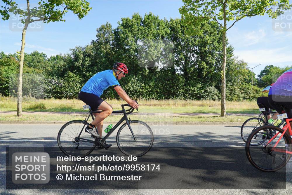 09.08.2026 - GEWOBA Citytriathlon Bremen Michael Burmester http://msf.ph/oto/9958174 09.08.2026 10:38:06 Radfahren 35, 75, 117, 149, 229, 310, 488 meine-sportfotos.de