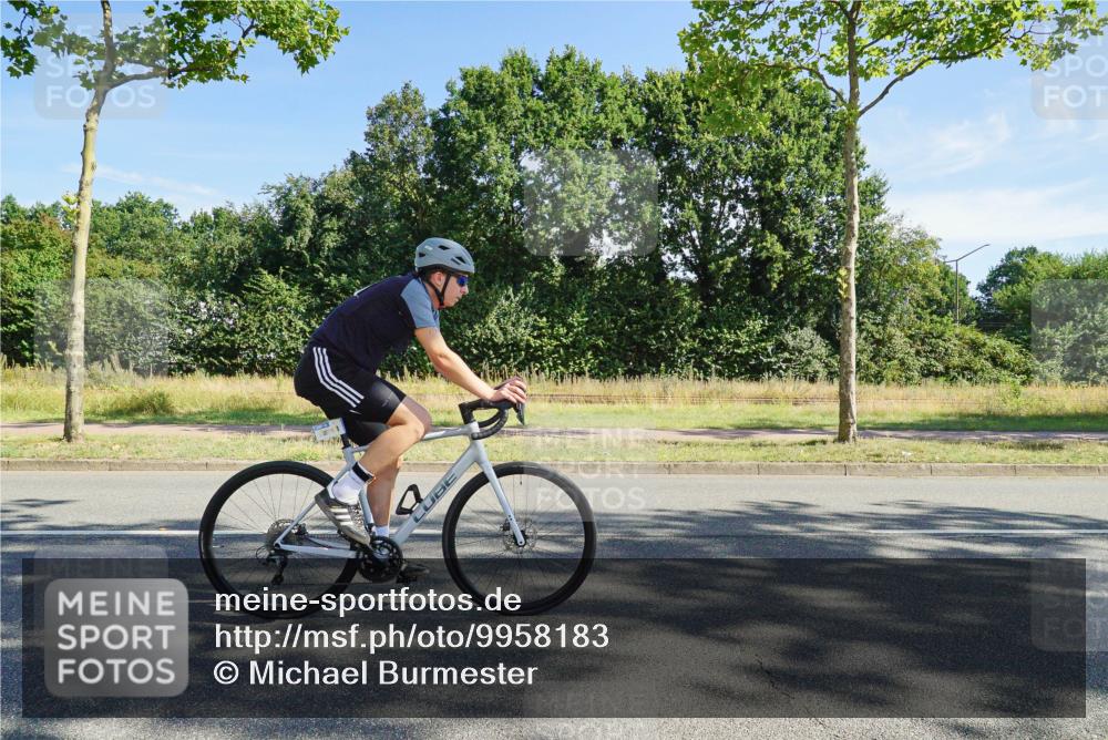 09.08.2026 - GEWOBA Citytriathlon Bremen Michael Burmester http://msf.ph/oto/9958183 09.08.2026 10:38:27 Radfahren 49, 127, 171, 183, 409, 424, 425, 435 meine-sportfotos.de