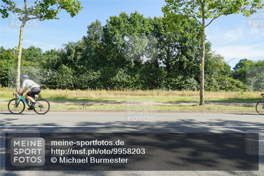 09.08.2026 - GEWOBA Citytriathlon Bremen Michael Burmester http://msf.ph/oto/9958203 09.08.2026 10:39:15 Radfahren 81, 420, 429 meine-sportfotos.de