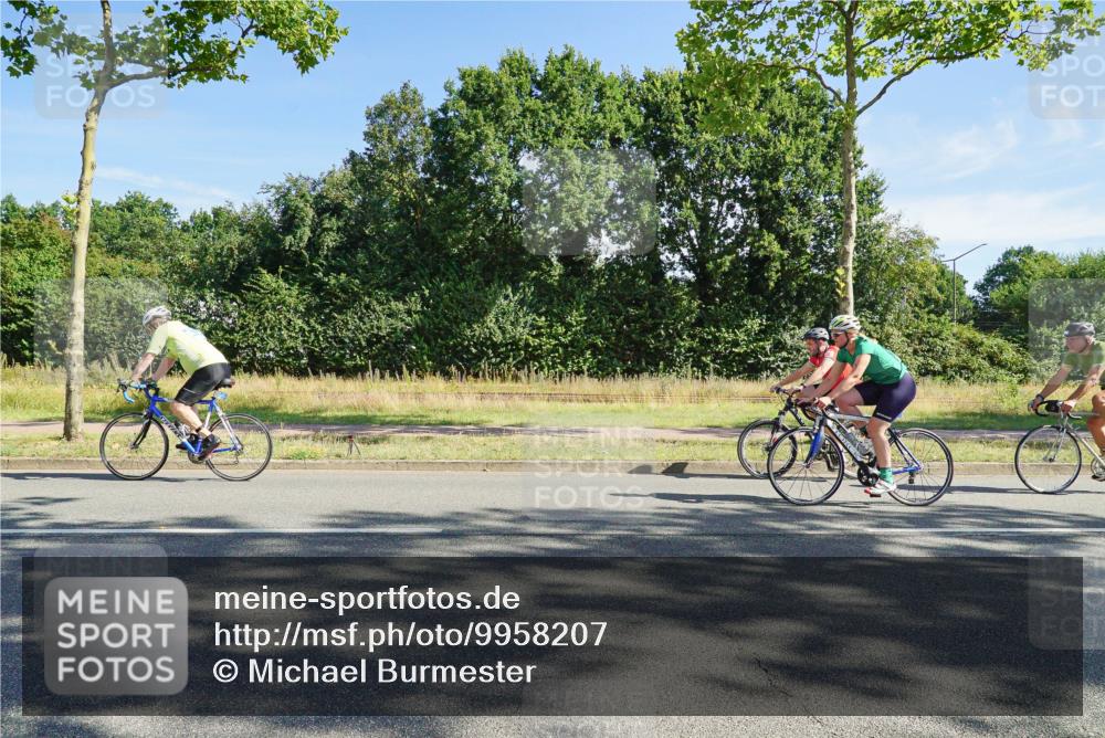 09.08.2026 - GEWOBA Citytriathlon Bremen Michael Burmester http://msf.ph/oto/9958207 09.08.2026 10:39:23 Radfahren 81, 227, 429, 431 meine-sportfotos.de