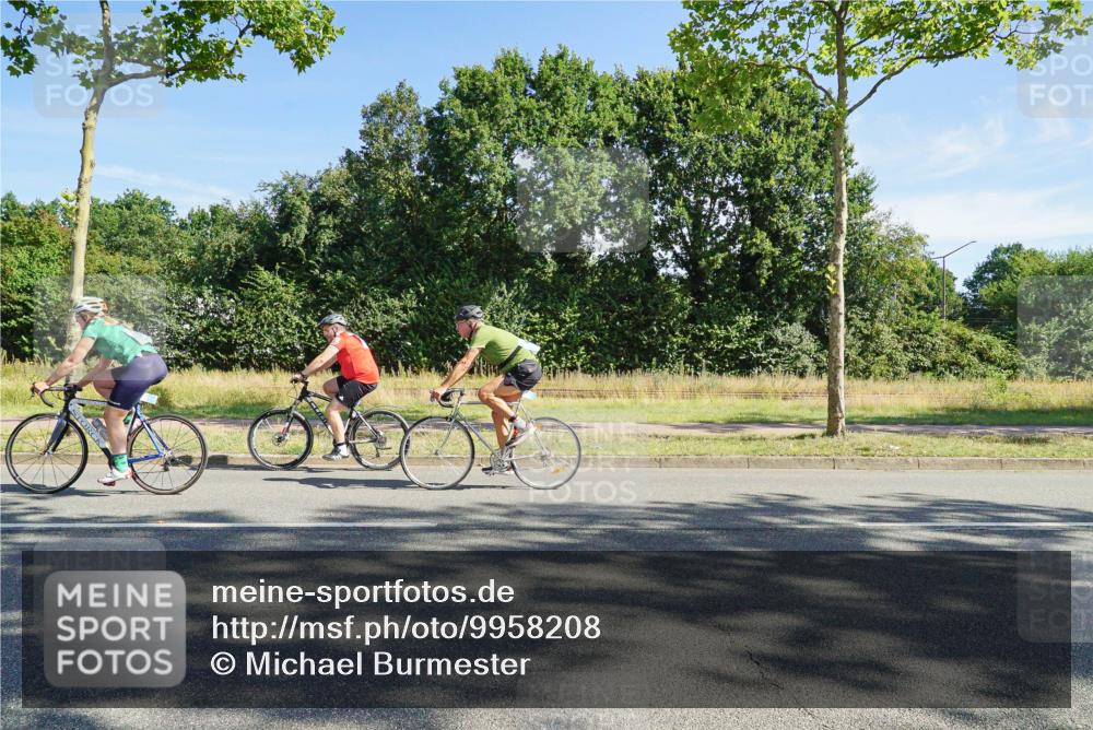 09.08.2026 - GEWOBA Citytriathlon Bremen Michael Burmester http://msf.ph/oto/9958208 09.08.2026 10:39:24 Radfahren 81, 227, 429, 431 meine-sportfotos.de