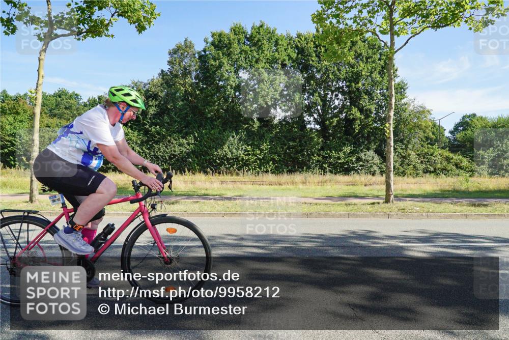 09.08.2026 - GEWOBA Citytriathlon Bremen Michael Burmester http://msf.ph/oto/9958212 09.08.2026 10:39:36 Radfahren 9, 227, 245, 431, 469, 499 meine-sportfotos.de