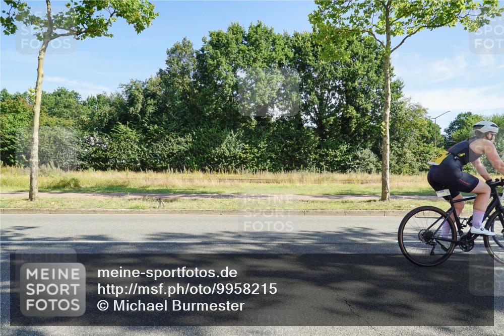 09.08.2026 - GEWOBA Citytriathlon Bremen Michael Burmester http://msf.ph/oto/9958215 09.08.2026 10:39:40 Radfahren 9, 71, 227, 245, 469, 499 meine-sportfotos.de