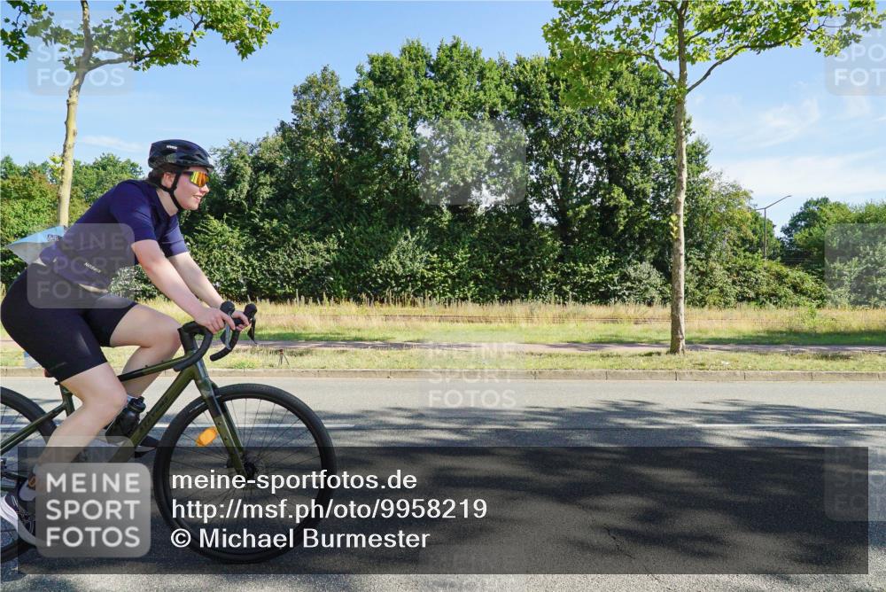 09.08.2026 - GEWOBA Citytriathlon Bremen Michael Burmester http://msf.ph/oto/9958219 09.08.2026 10:39:53 Radfahren 11, 69, 71, 197, 469 meine-sportfotos.de
