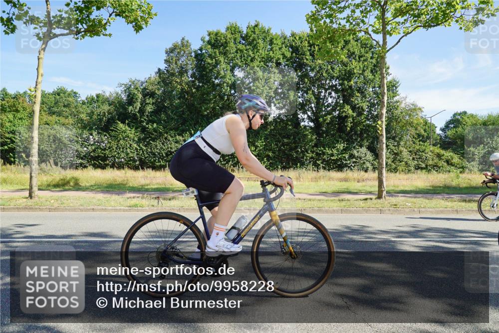 09.08.2026 - GEWOBA Citytriathlon Bremen Michael Burmester http://msf.ph/oto/9958228 09.08.2026 10:40:16 Radfahren 5, 77, 101, 115, 159, 165, 203, 485 meine-sportfotos.de