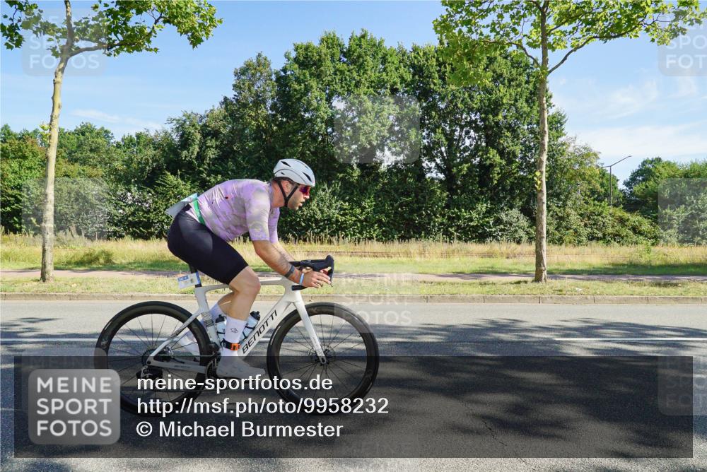 09.08.2026 - GEWOBA Citytriathlon Bremen Michael Burmester http://msf.ph/oto/9958232 09.08.2026 10:40:27 Radfahren 147, 159 meine-sportfotos.de