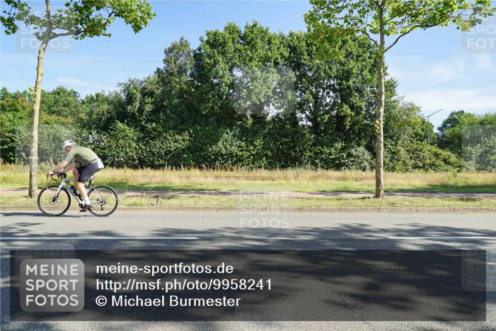 09.08.2026 - GEWOBA Citytriathlon Bremen Michael Burmester http://msf.ph/oto/9958241 09.08.2026 10:40:57 Radfahren 284, 360, 416 meine-sportfotos.de