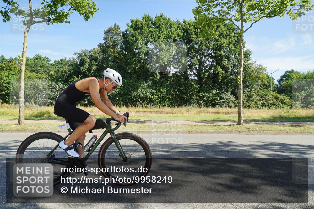 09.08.2026 - GEWOBA Citytriathlon Bremen Michael Burmester http://msf.ph/oto/9958249 09.08.2026 10:41:23 Radfahren 78, 308 meine-sportfotos.de