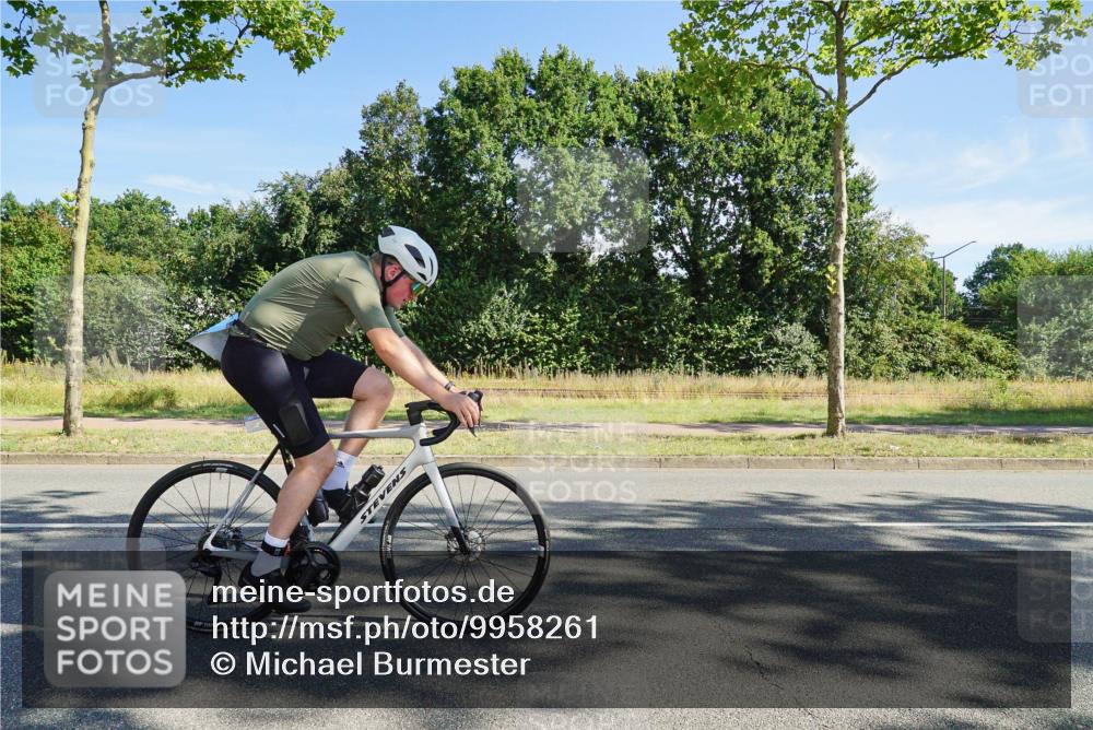 09.08.2026 - GEWOBA Citytriathlon Bremen Michael Burmester http://msf.ph/oto/9958261 09.08.2026 10:41:49 Radfahren 161, 314, 372, 377, 378 meine-sportfotos.de