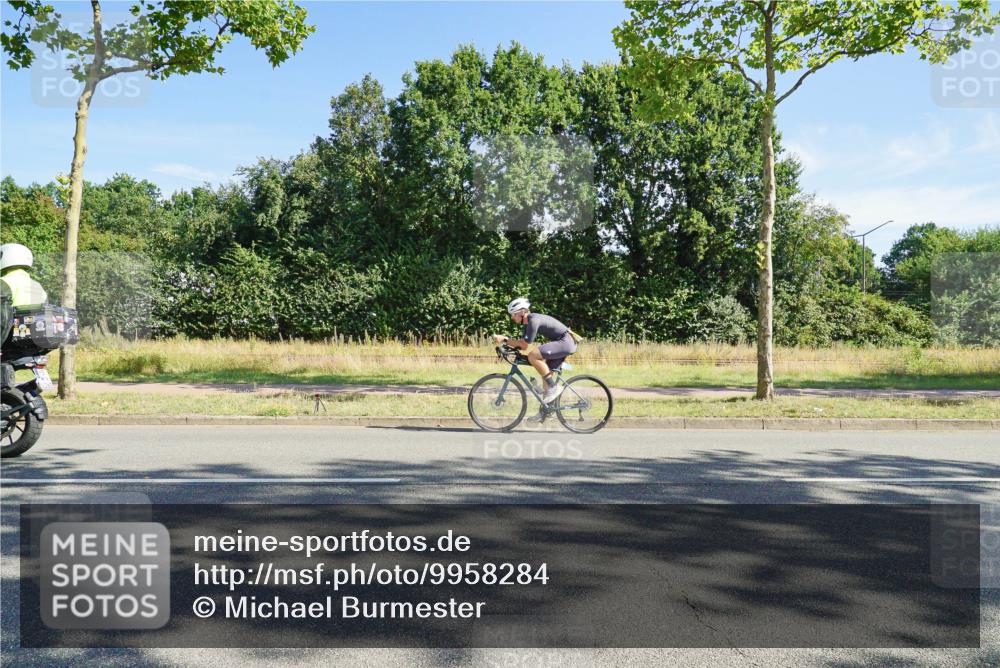 09.08.2026 - GEWOBA Citytriathlon Bremen Michael Burmester http://msf.ph/oto/9958284 09.08.2026 10:42:50 Radfahren 318, 323, 529 meine-sportfotos.de