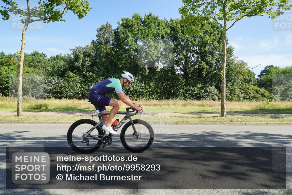 09.08.2026 - GEWOBA Citytriathlon Bremen Michael Burmester http://msf.ph/oto/9958293 09.08.2026 10:43:06 Radfahren 321, 323, 389, 393, 427 meine-sportfotos.de