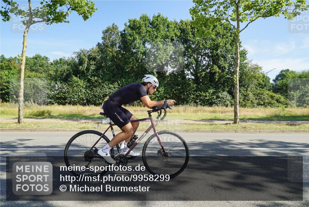 09.08.2026 - GEWOBA Citytriathlon Bremen Michael Burmester http://msf.ph/oto/9958299 09.08.2026 10:43:24 Radfahren 290, 315, 319, 321, 463 meine-sportfotos.de