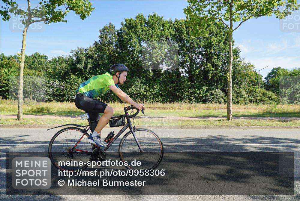 09.08.2026 - GEWOBA Citytriathlon Bremen Michael Burmester http://msf.ph/oto/9958306 09.08.2026 10:43:48 Radfahren 293, 296, 336, 402, 517 meine-sportfotos.de