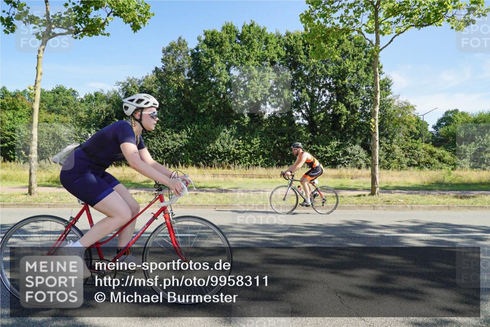 09.08.2026 - GEWOBA Citytriathlon Bremen Michael Burmester http://msf.ph/oto/9958311 09.08.2026 10:44:09 Radfahren 383, 441 meine-sportfotos.de