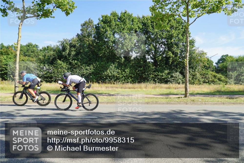 09.08.2026 - GEWOBA Citytriathlon Bremen Michael Burmester http://msf.ph/oto/9958315 09.08.2026 10:44:16 Radfahren 383, 441 meine-sportfotos.de