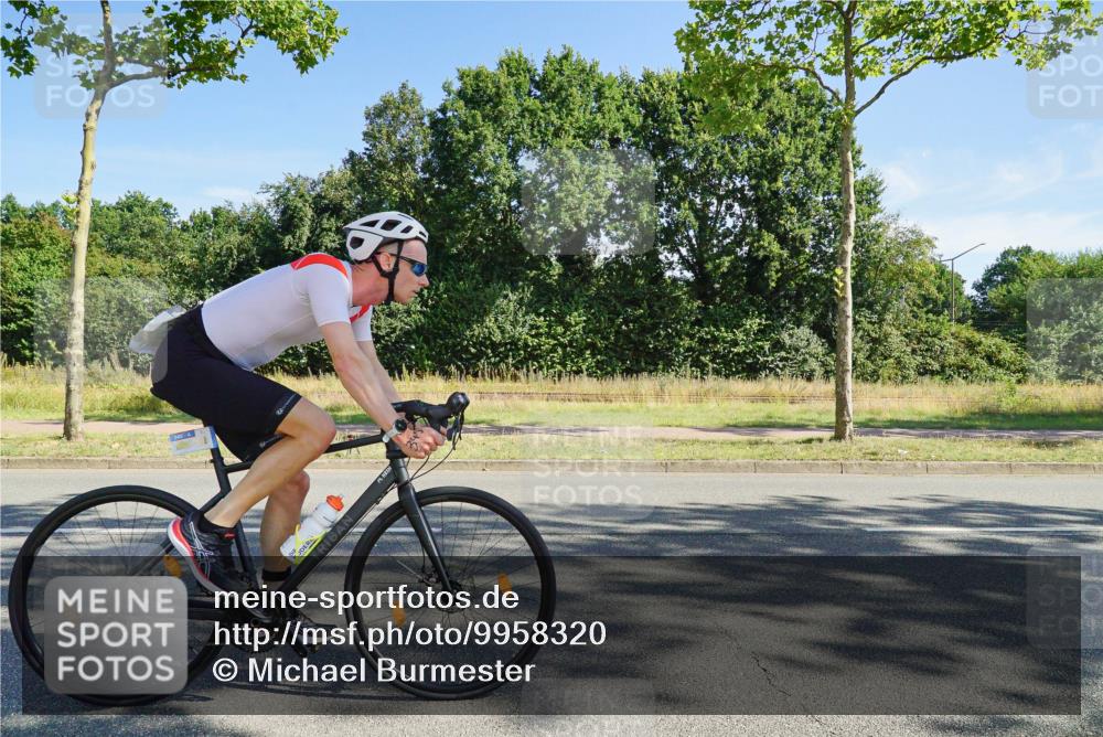 09.08.2026 - GEWOBA Citytriathlon Bremen Michael Burmester http://msf.ph/oto/9958320 09.08.2026 10:44:36 Radfahren 345, 523 meine-sportfotos.de