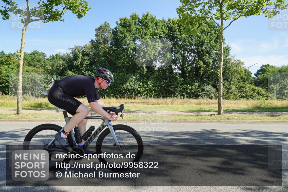 09.08.2026 - GEWOBA Citytriathlon Bremen Michael Burmester http://msf.ph/oto/9958322 09.08.2026 10:44:48 Radfahren 231, 398, 523 meine-sportfotos.de