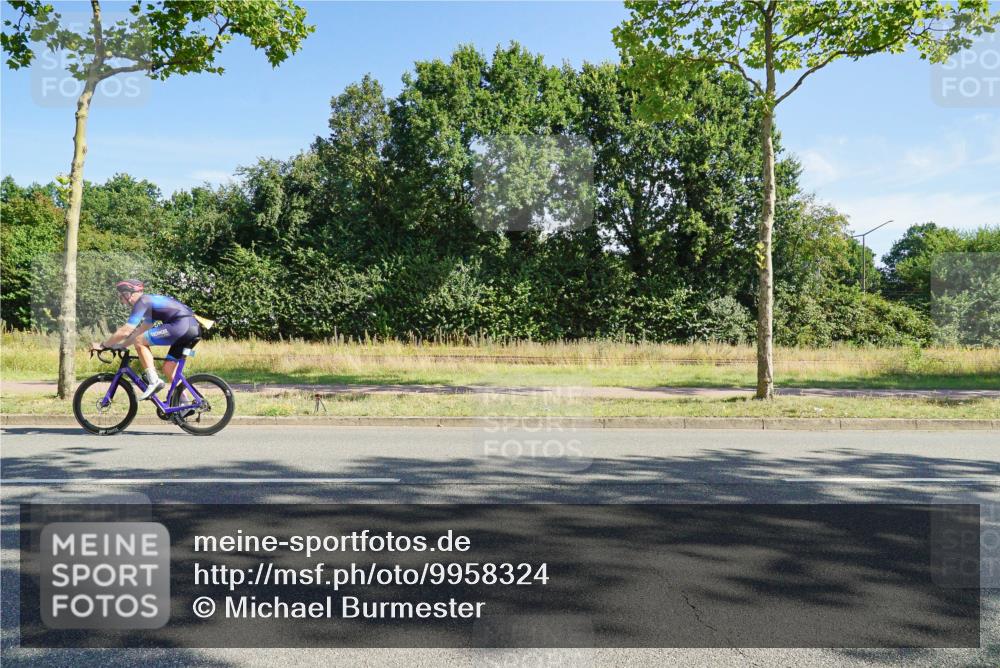 09.08.2026 - GEWOBA Citytriathlon Bremen Michael Burmester http://msf.ph/oto/9958324 09.08.2026 10:44:54 Radfahren 221, 231, 342, 391, 398, 519, 523 meine-sportfotos.de