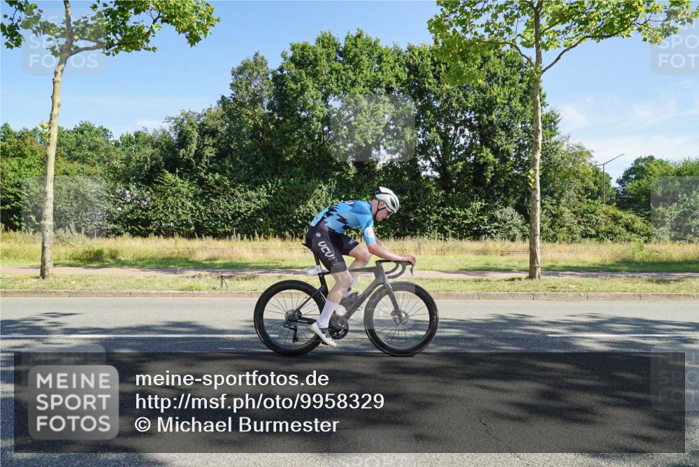 09.08.2026 - GEWOBA Citytriathlon Bremen Michael Burmester http://msf.ph/oto/9958329 09.08.2026 10:45:00 Radfahren 59, 221, 231, 338, 342, 391, 395, 519 meine-sportfotos.de