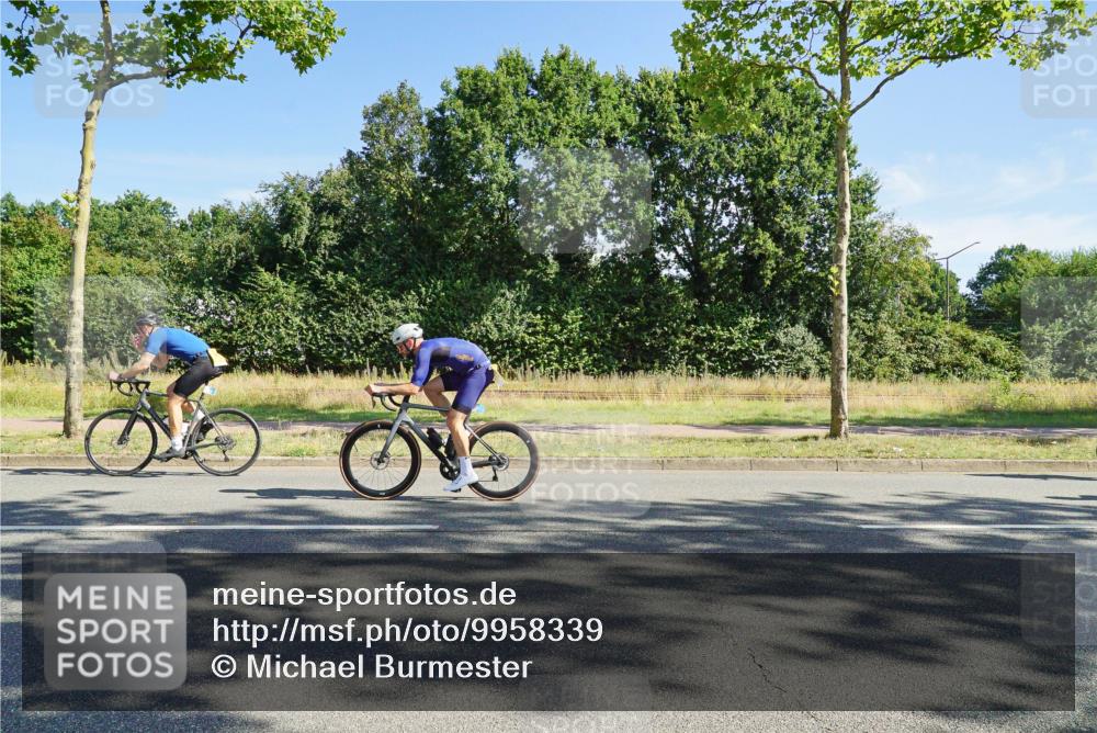 09.08.2026 - GEWOBA Citytriathlon Bremen Michael Burmester http://msf.ph/oto/9958339 09.08.2026 10:45:32 Radfahren 355 meine-sportfotos.de